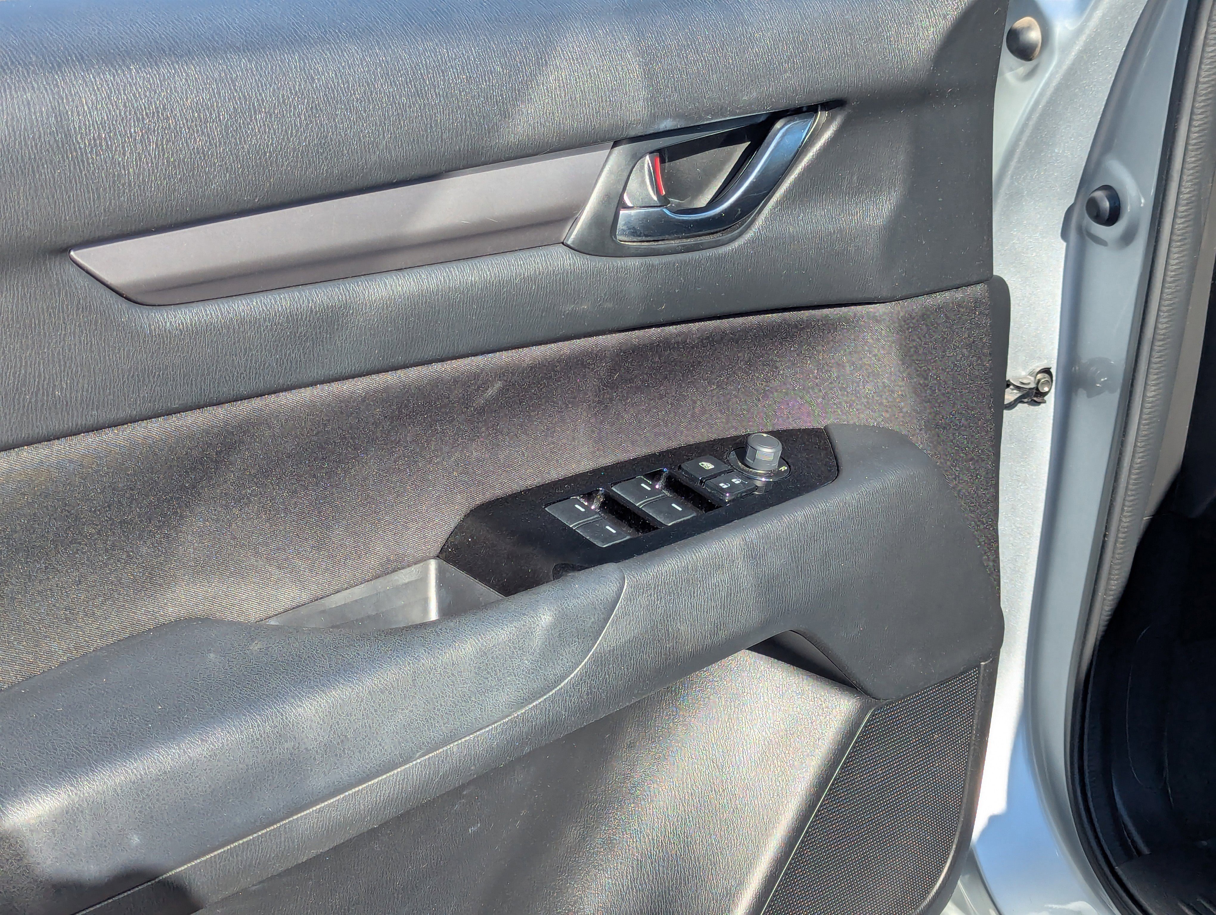 Used 2019 MAZDA CX-5 Sport image 11