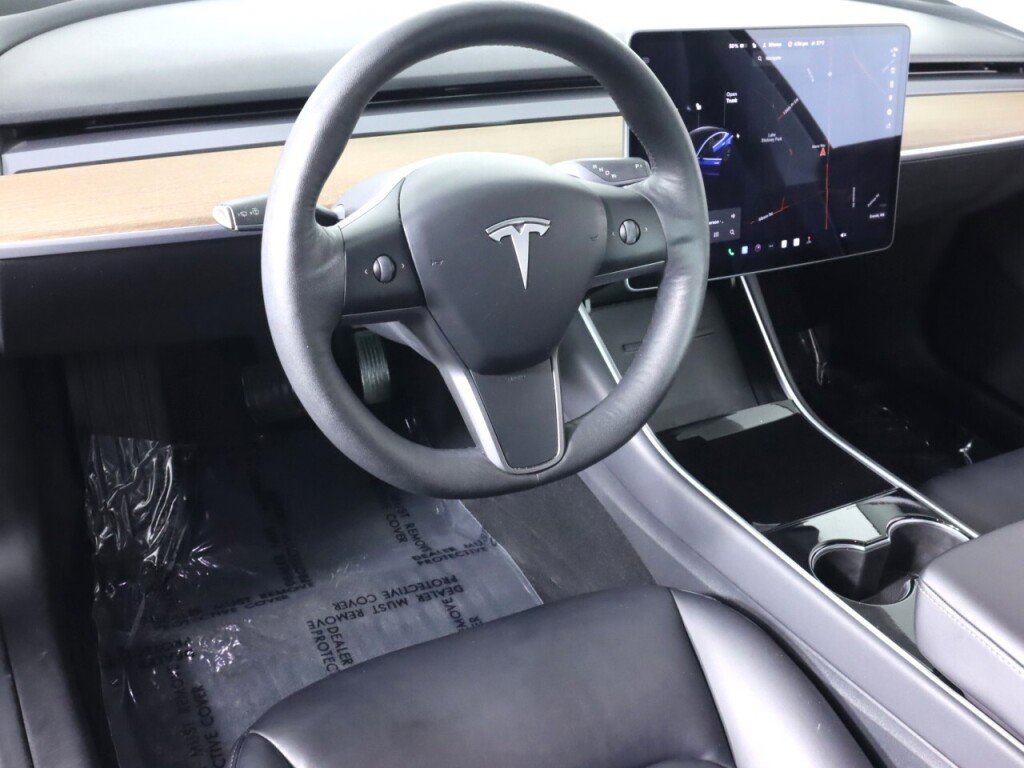 Used 2018 Tesla Model 3 Long Range image 9