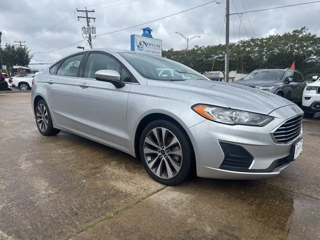 Used 2019 Ford Fusion SE image 3