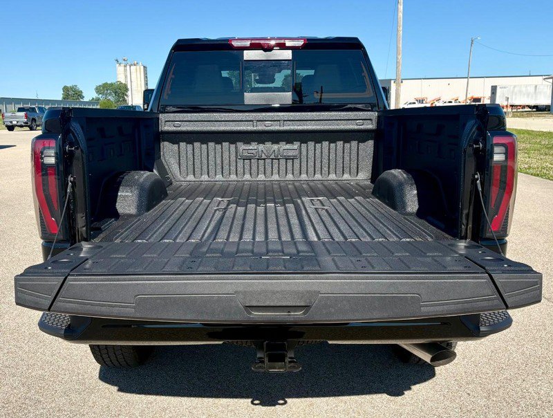 New 2026 GMC Sierra 2500 AT4 w/ AT4 Premium Plus Package AWD/4WD image 5