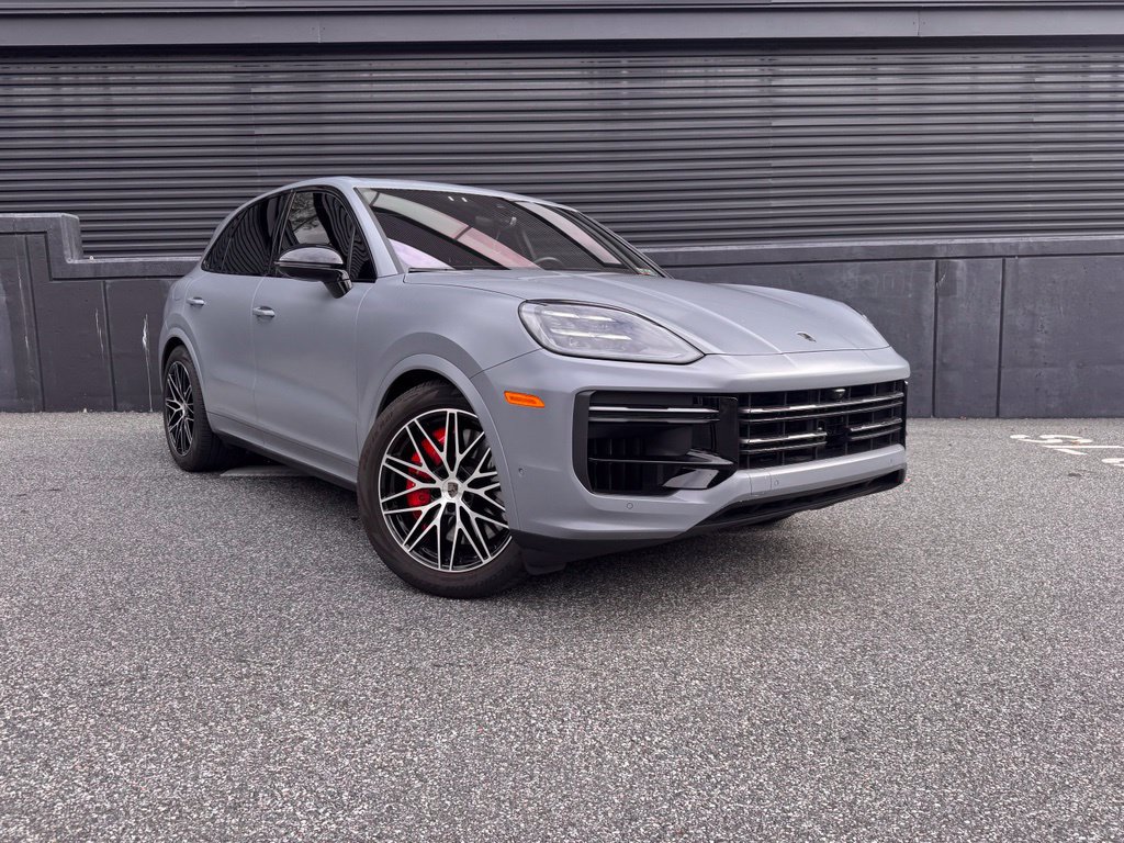 Certified 2025 Porsche Cayenne Turbo AWD/4WD image 12