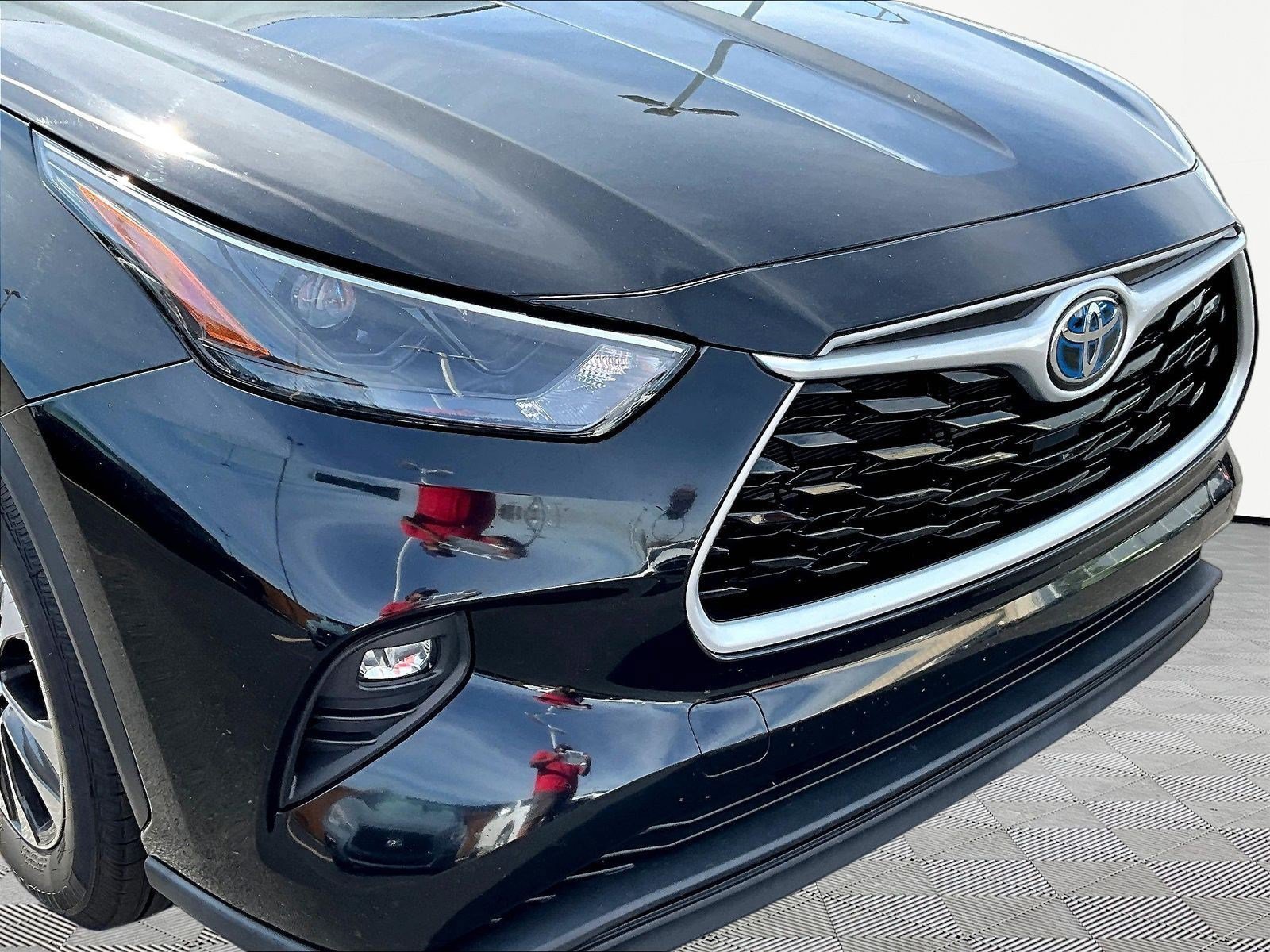 Used 2023 Toyota Highlander XLE AWD/4WD image 34