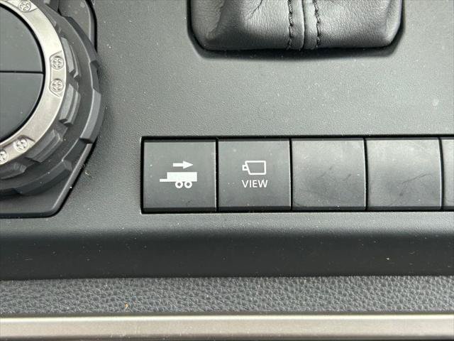 Certified 2025 Toyota 4Runner Platinum AWD/4WD image 34