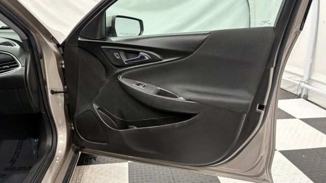 Used 2023 Chevrolet Malibu LT FWD image 21