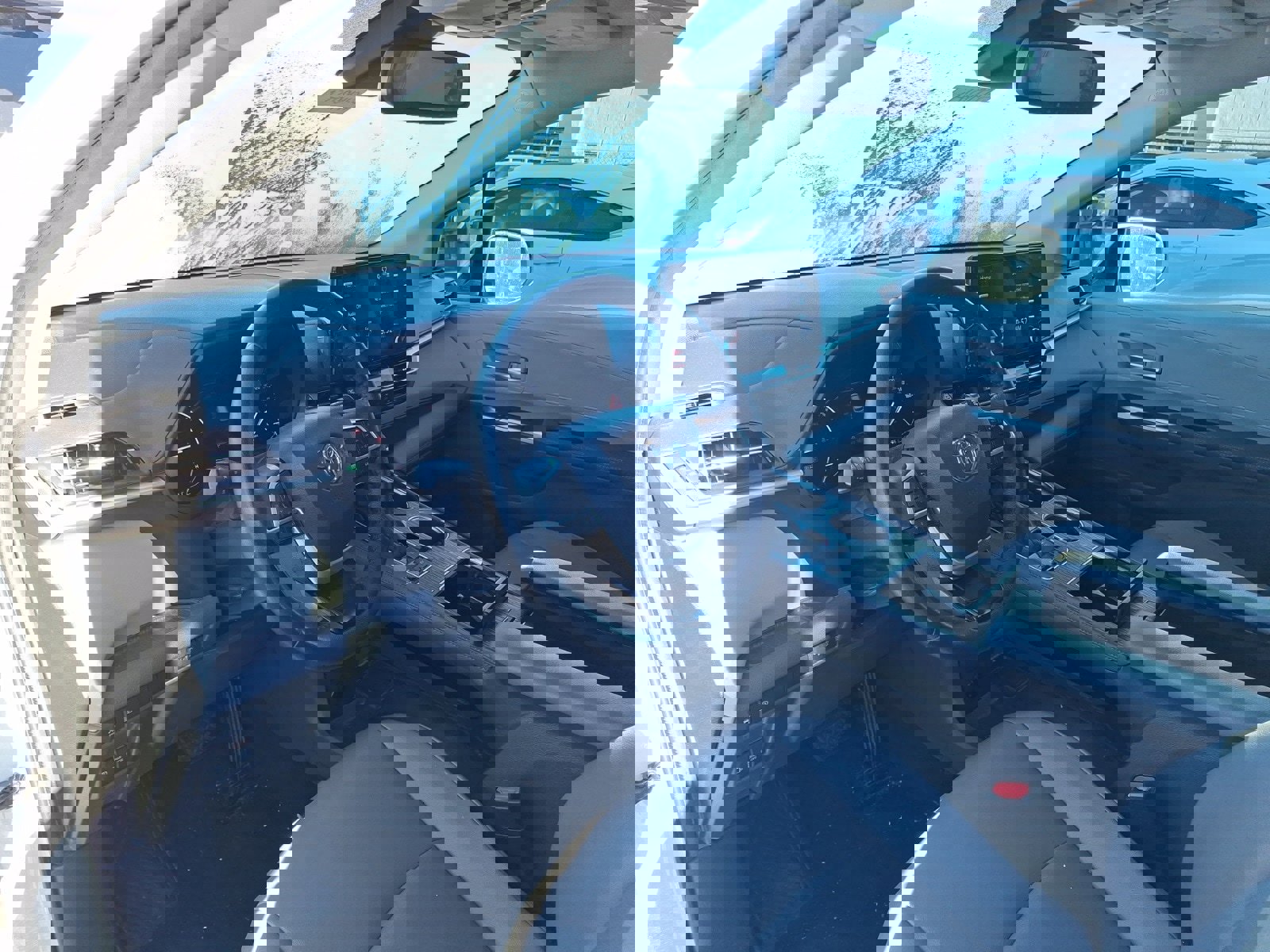 Used 2022 Toyota Sienna XLE image 7