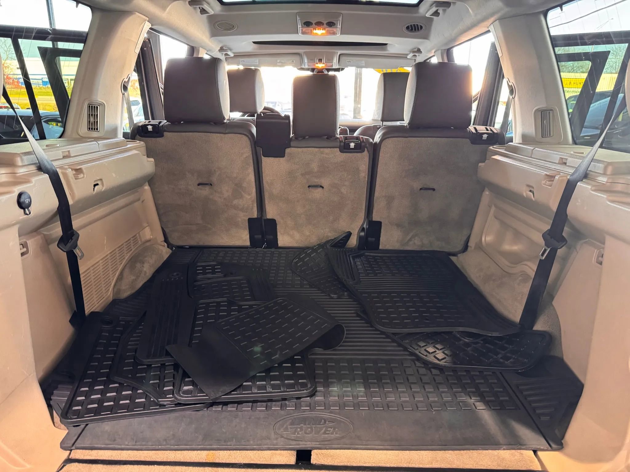 Used 2016 Land Rover LR4 HSE LUX image 28