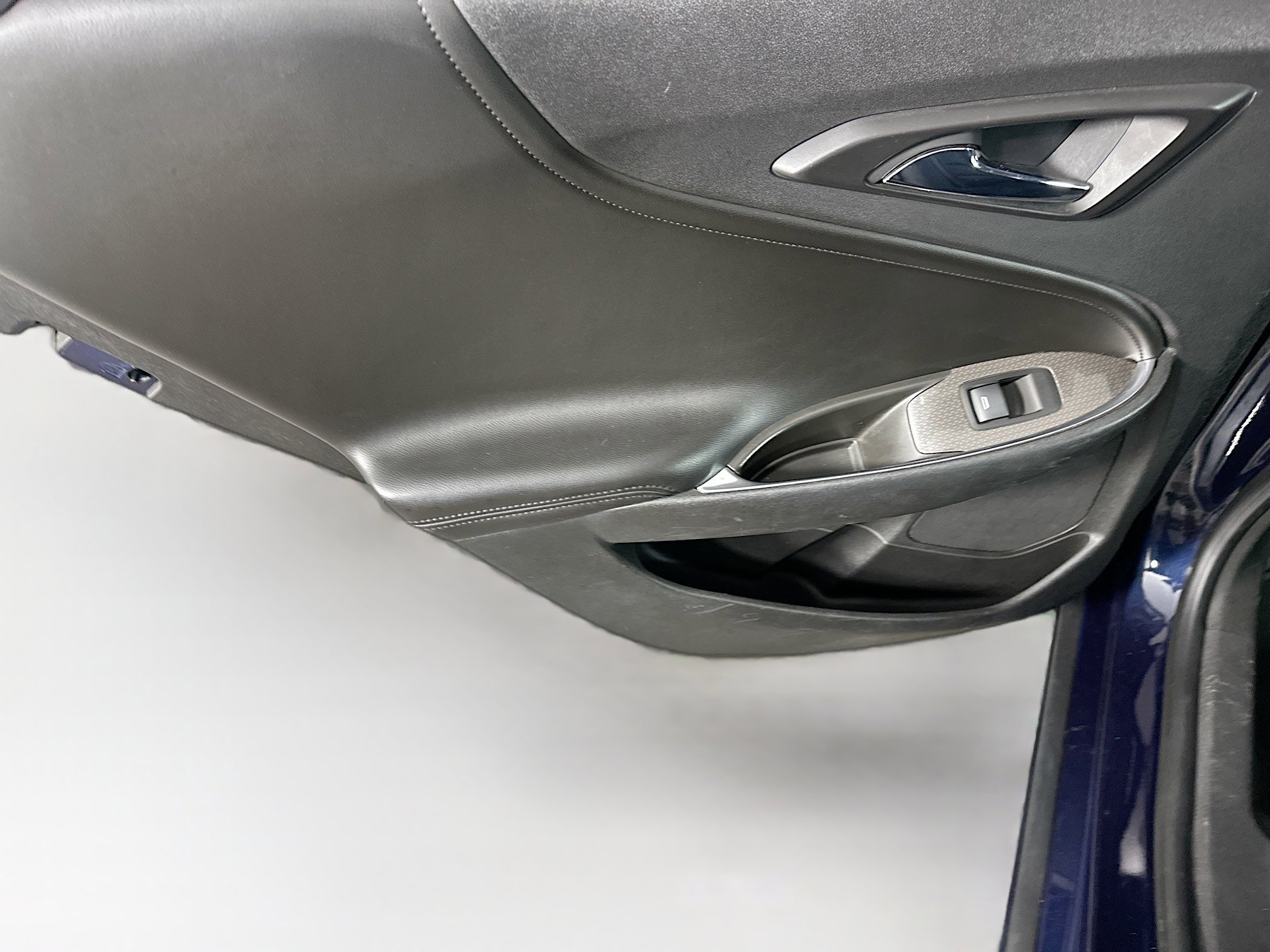 Used 2016 Chevrolet Malibu LT w/ Leather Package FWD image 25