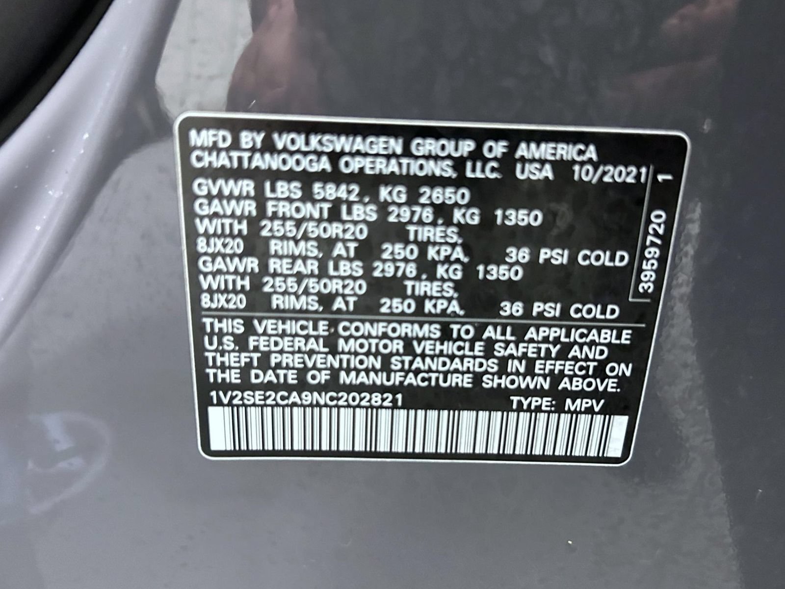 Used 2022 Volkswagen Atlas Cross Sport SEL R-Line AWD/4WD image 25