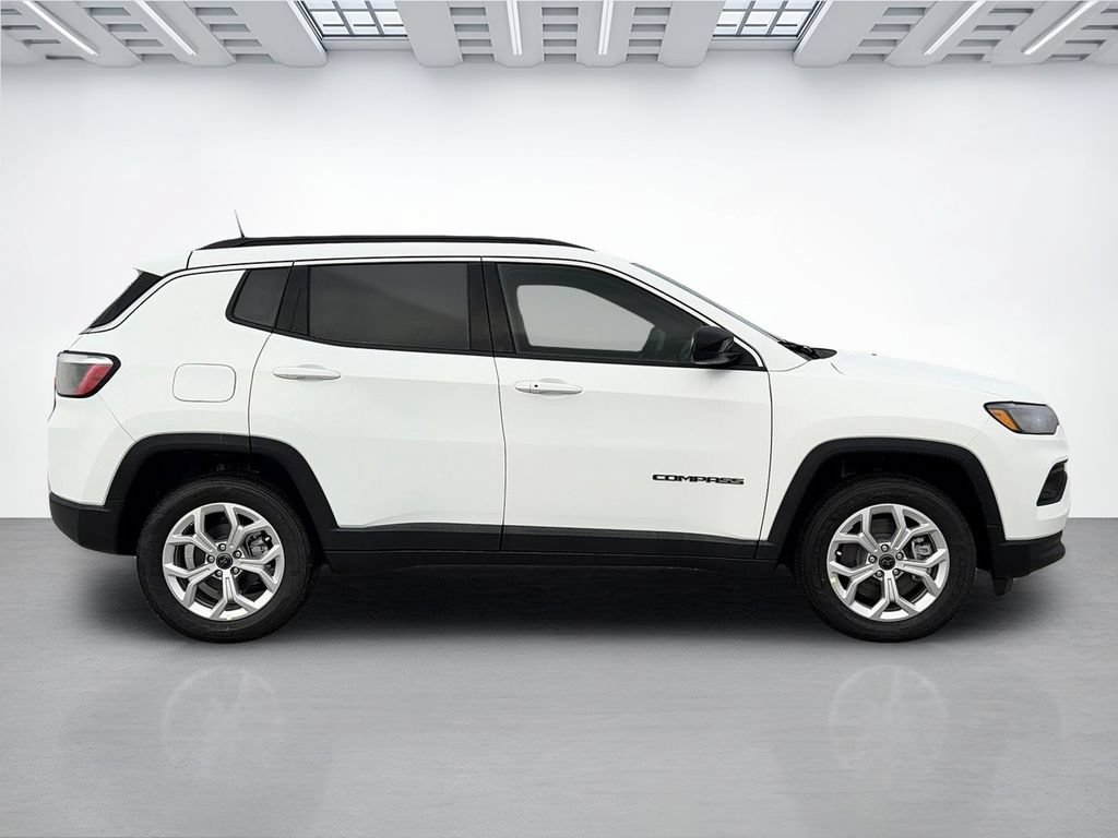 New 2026 Jeep Compass Latitude AWD/4WD image 2