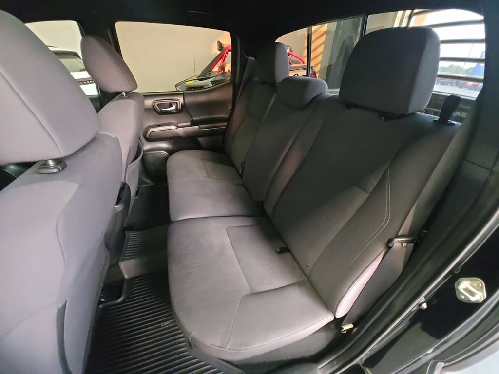 Used 2019 Toyota Tacoma TRD Sport AWD/4WD image 22