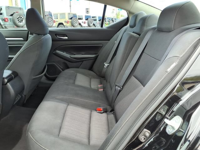 Used 2022 Nissan Altima 2.5 SV FWD image 11