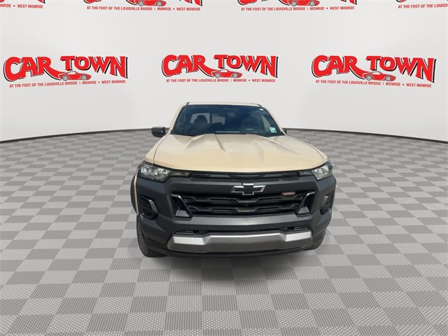 Used 2024 Chevrolet Colorado Trail Boss w/ Technology Package image 3