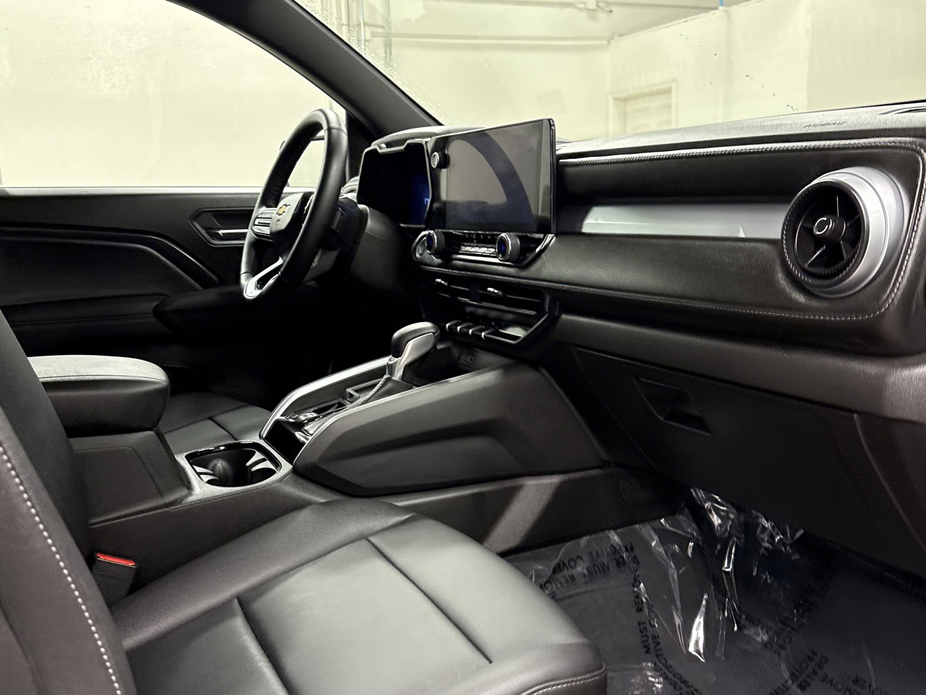 Used 2025 Chevrolet Colorado LT w/ LT Convenience Package image 19