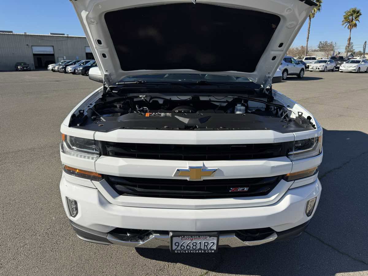 Used 2018 Chevrolet Silverado 1500 LT w/ All Star Edition AWD/4WD image 40