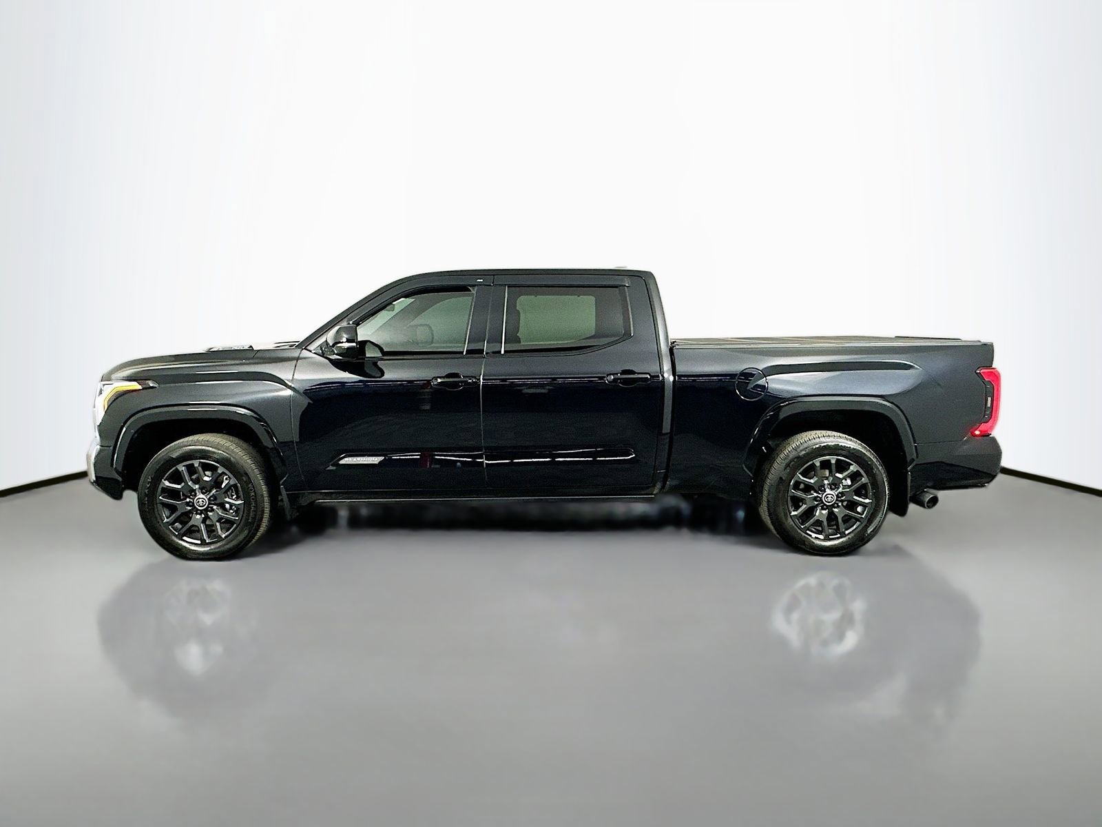 Used 2024 Toyota Tundra Platinum image 4