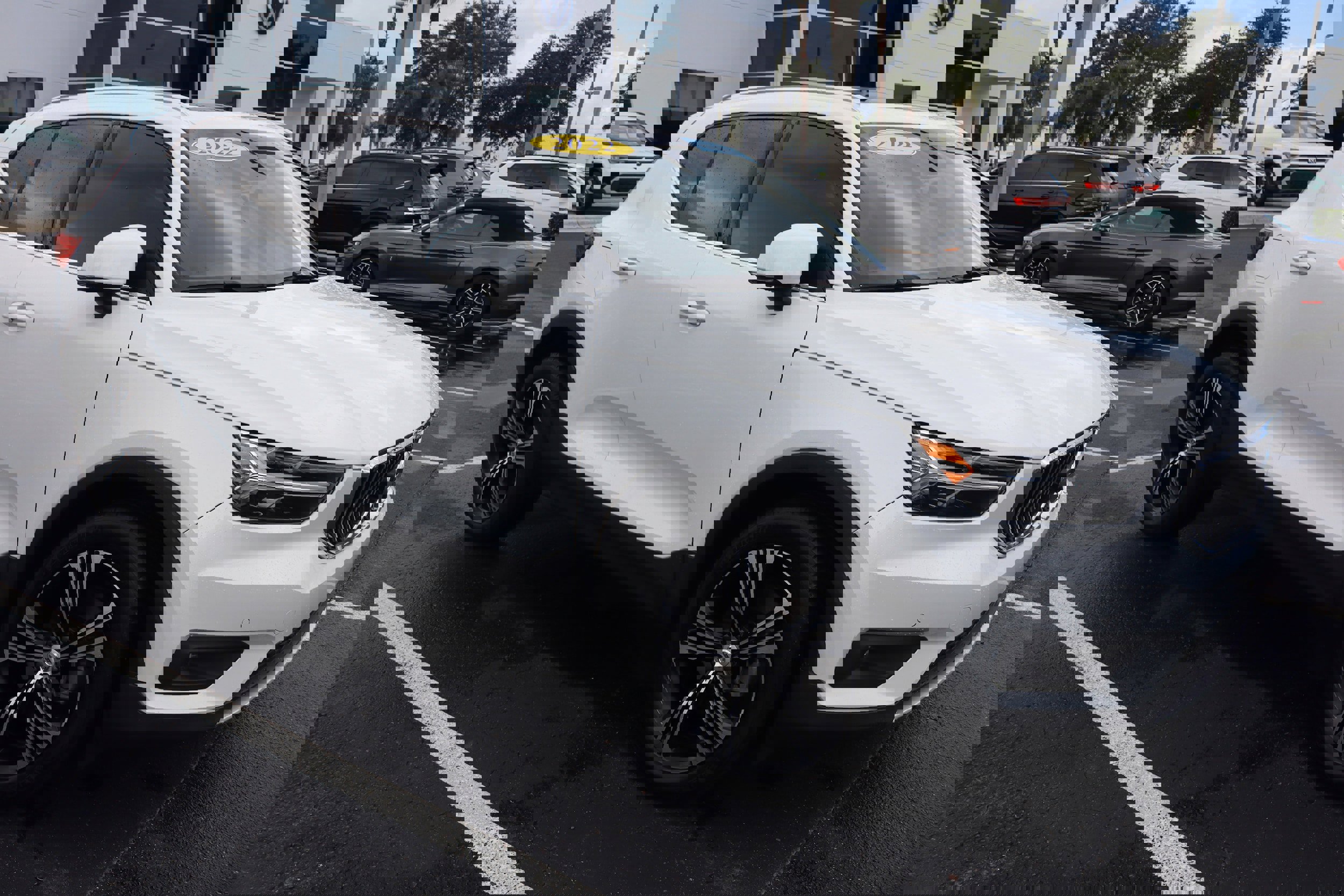 Certified 2022 Volvo XC40 T5 Inscription w/ Advanced Package