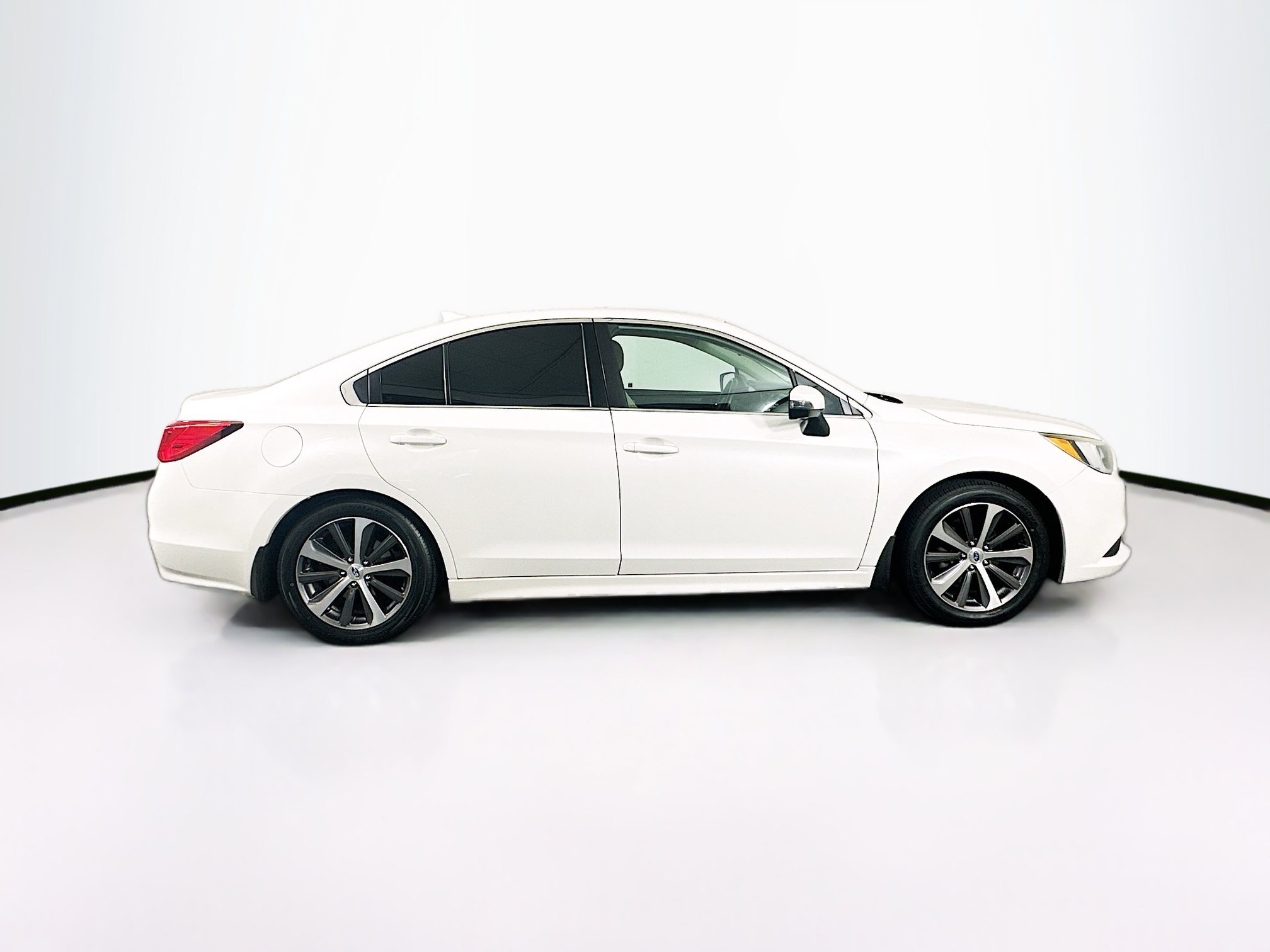 Used 2016 Subaru Legacy 2.5i Limited AWD/4WD image 10