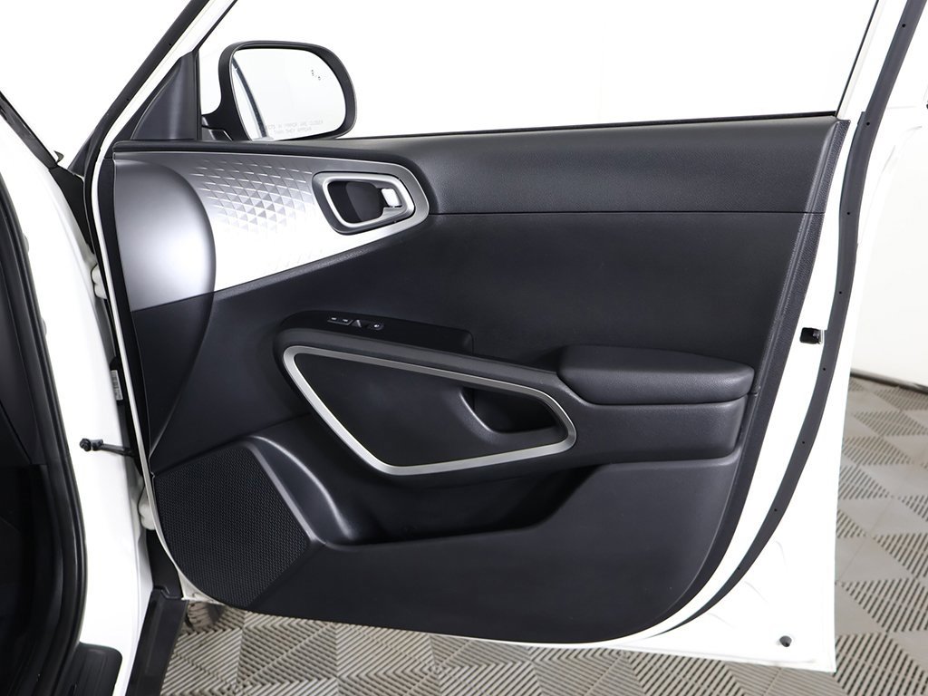 Used 2024 Kia Soul LX w/ Option Group 015 image 22