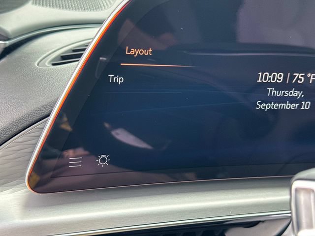 New 2027 Cadillac Lyriq Luxury w/ LPO, Floor Liner Package AWD/4WD image 29