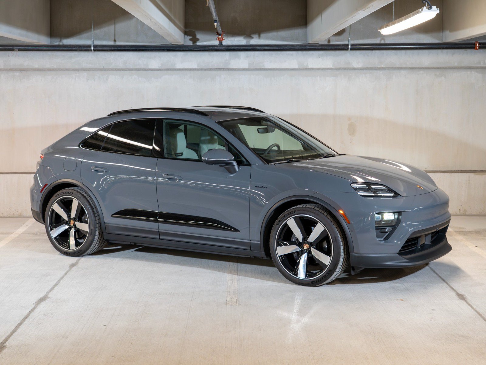 New 2026 Porsche Macan 4 Electric AWD/4WD image 9