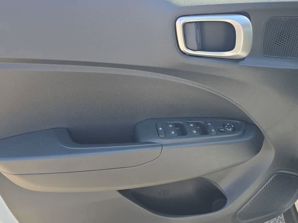 New 2026 Hyundai Venue SE FWD image 17