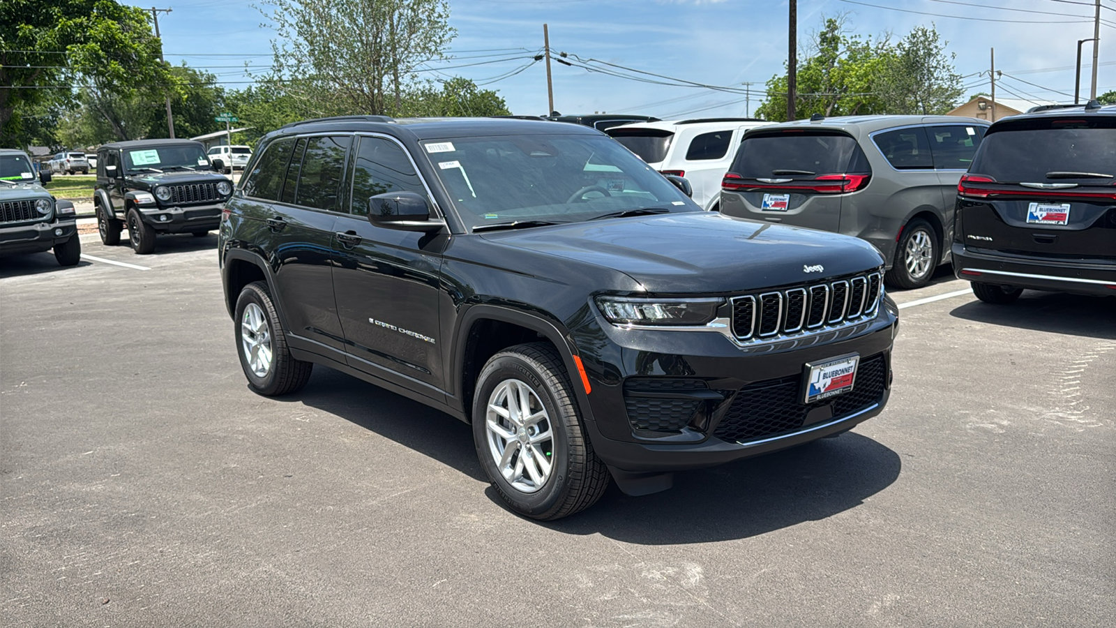 New 2026 Jeep Grand Cherokee Laredo RWD image 3