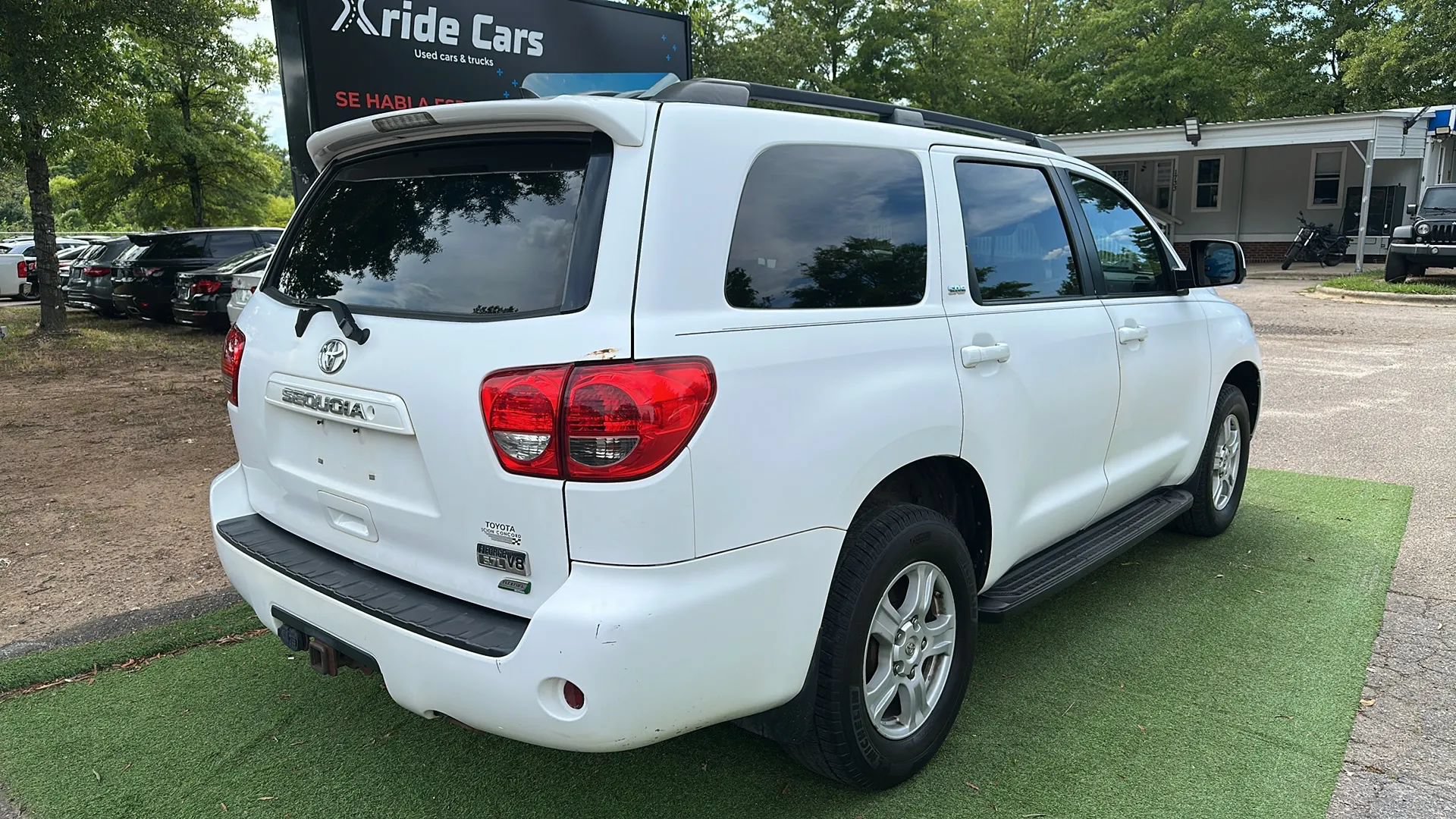 Used 2011 Toyota Sequoia SR5 AWD/4WD image 7