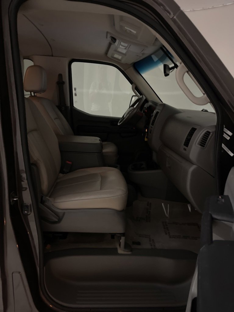Used 2014 Nissan NV 3500 SL w/ Technology Package image 30