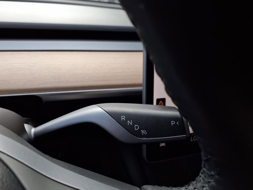 Used 2022 Tesla Model Y Performance image 12