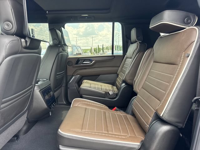 New 2026 GMC Yukon XL Denali Ultimate AWD/4WD image 11