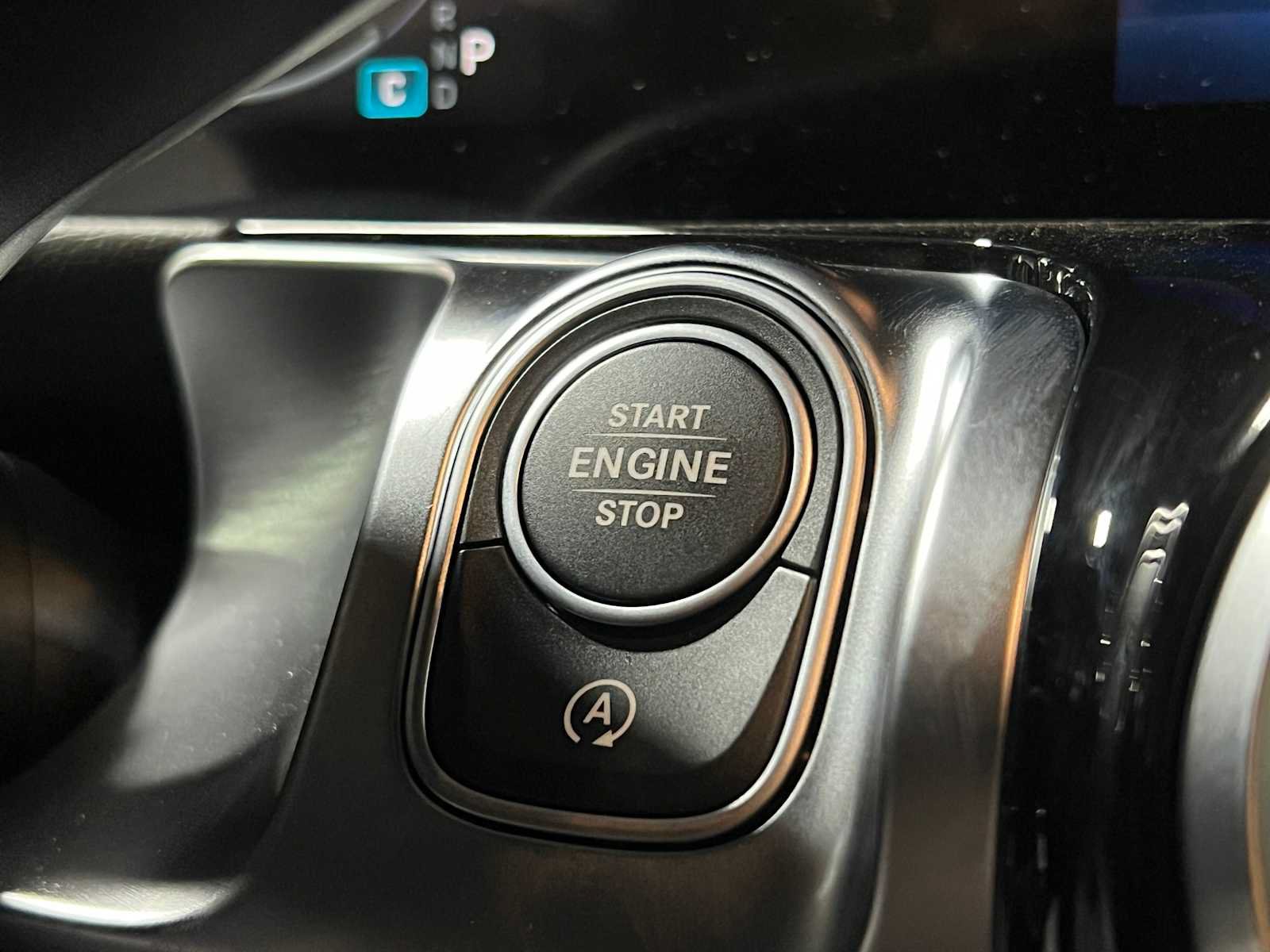 Used 2025 Mercedes-Benz GLB 250 4MATIC image 22