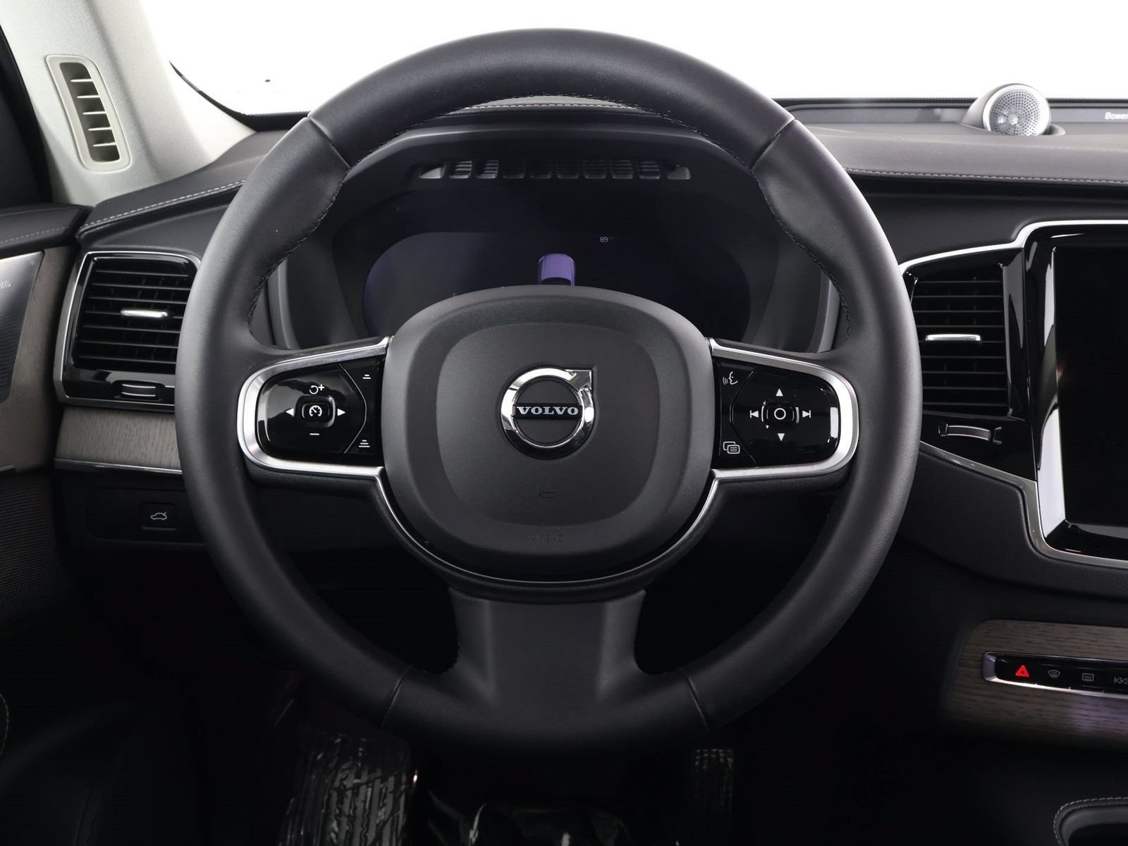Certified 2024 Volvo XC90 B6 Ultimate AWD/4WD image 8