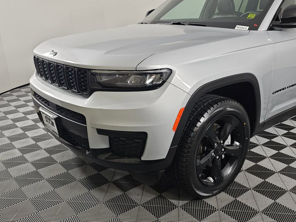 Used 2023 Jeep Grand Cherokee L Laredo AWD/4WD image 10