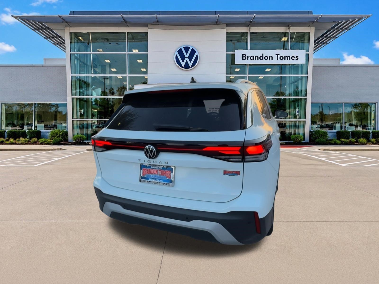 New 2026 Volkswagen Tiguan S FWD image 8