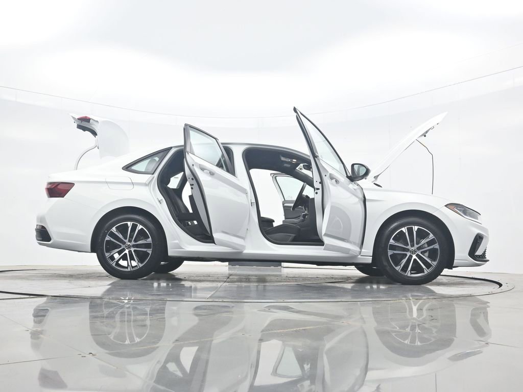 Used 2025 Volkswagen Jetta Sport FWD image 42