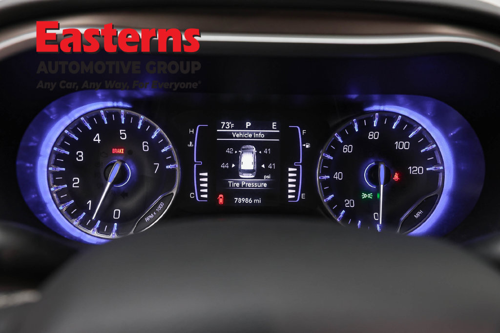 Used 2023 Chrysler Voyager LX FWD image 20