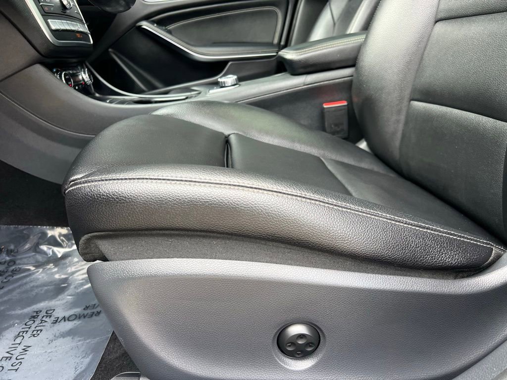 Used 2019 Mercedes-Benz GLA 250 4MATIC image 34