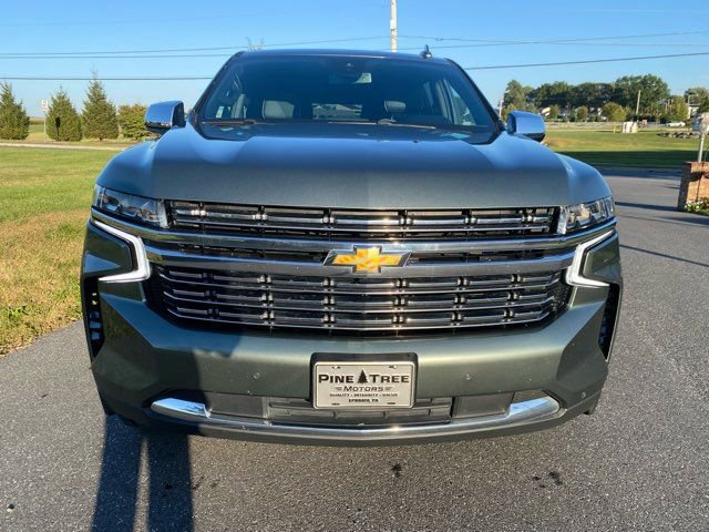 Used 2023 Chevrolet Suburban Premier image 4