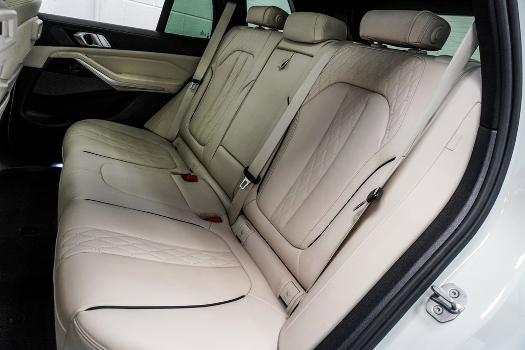 Used 2020 BMW X5 M50i w/ Premium Package image 21