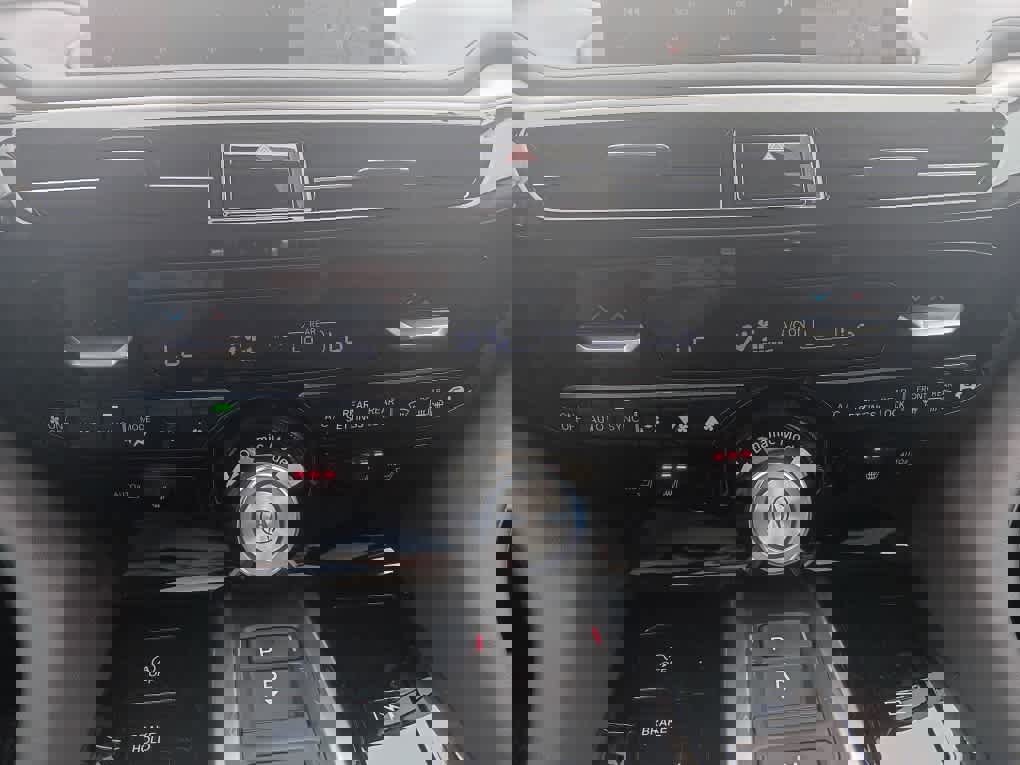 Used 2023 Acura MDX SH-AWD w/ Technology Package image 29