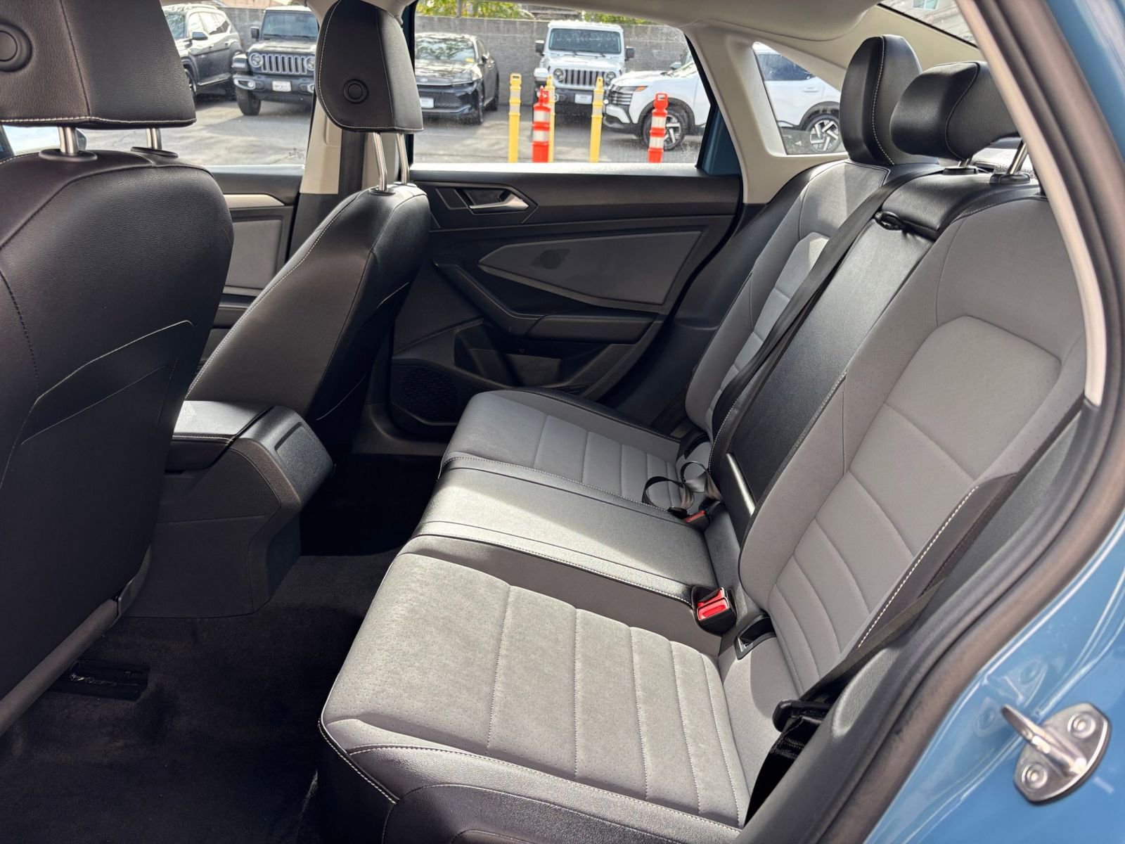 Used 2025 Volkswagen Jetta SE image 25