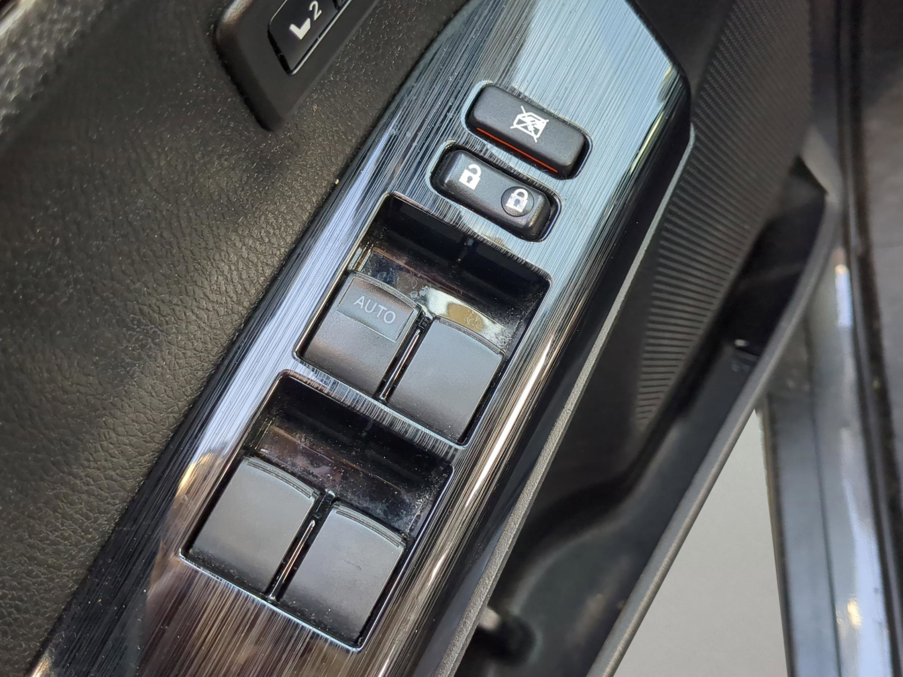 Used 2016 Toyota RAV4 Limited FWD image 22