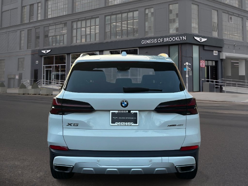 Used 2024 BMW X5 xDrive40i AWD/4WD image 4