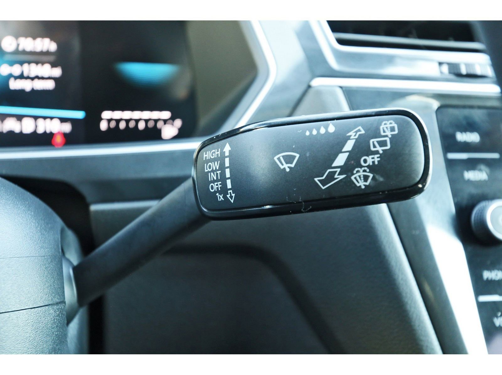 Used 2024 Volkswagen Tiguan SE R-Line w/ MDO Package, Three-Row image 22