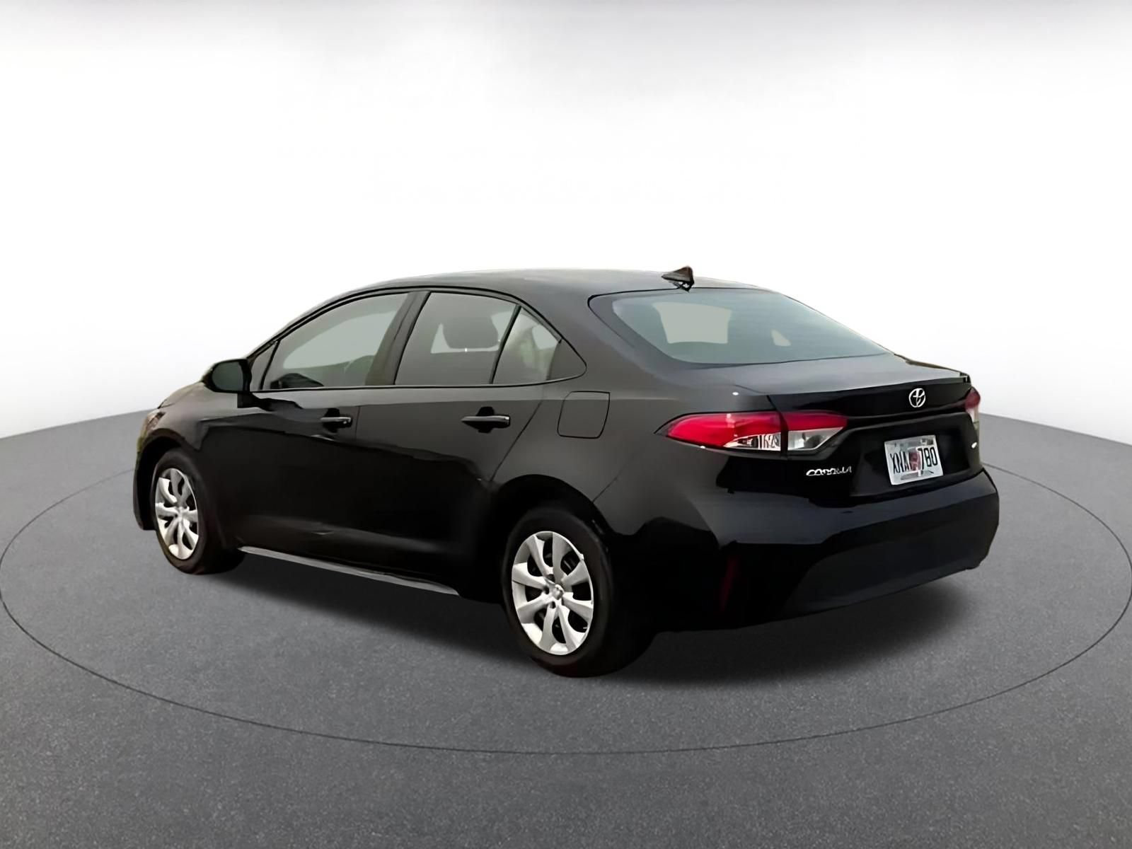 Used 2025 Toyota Corolla LE FWD image 11