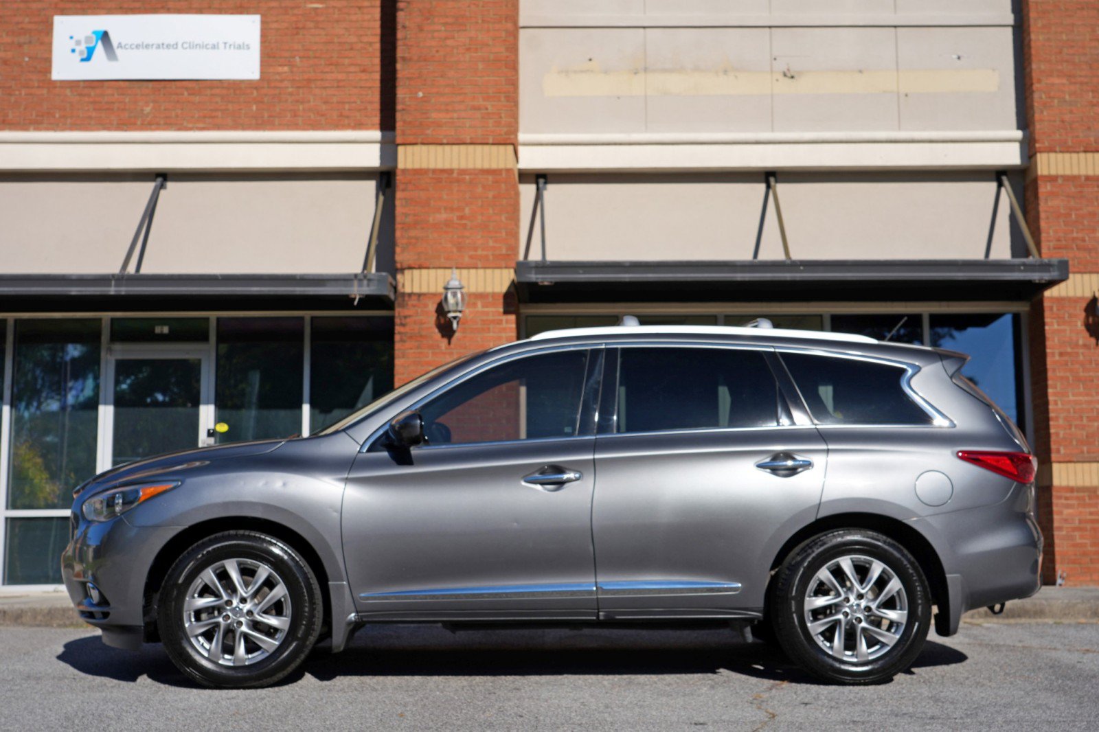 Used 2015 INFINITI QX60 FWD w/ Premium Plus Package image 8