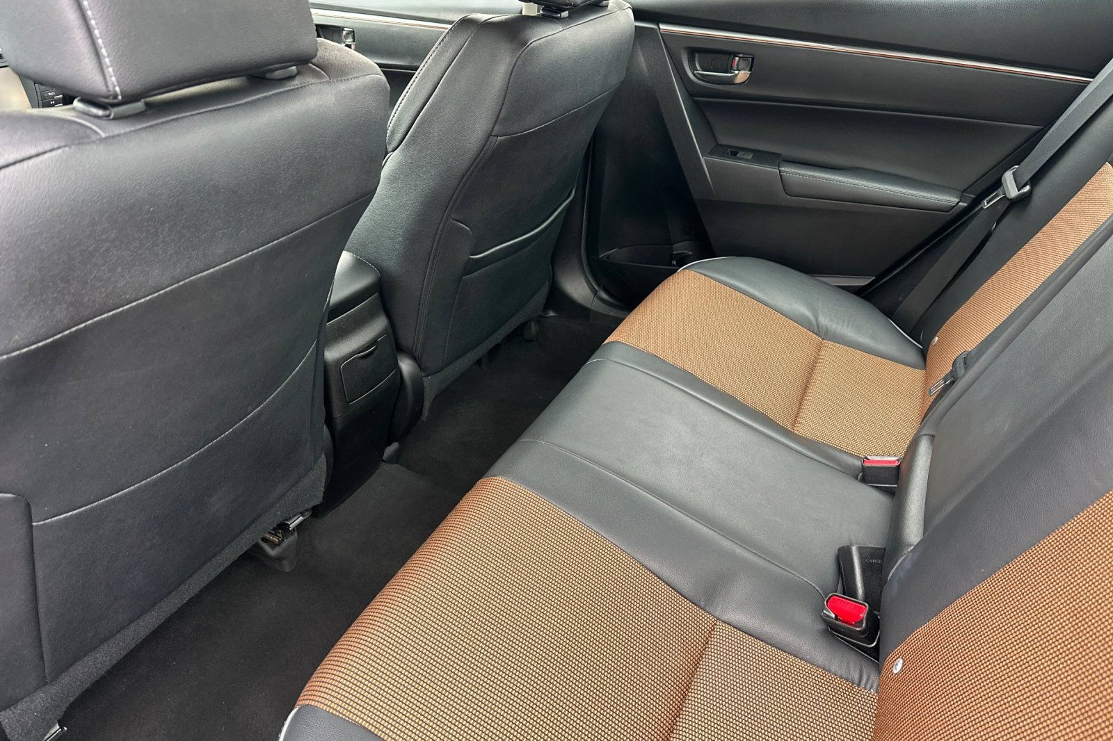 Used 2015 Toyota Corolla S FWD image 13
