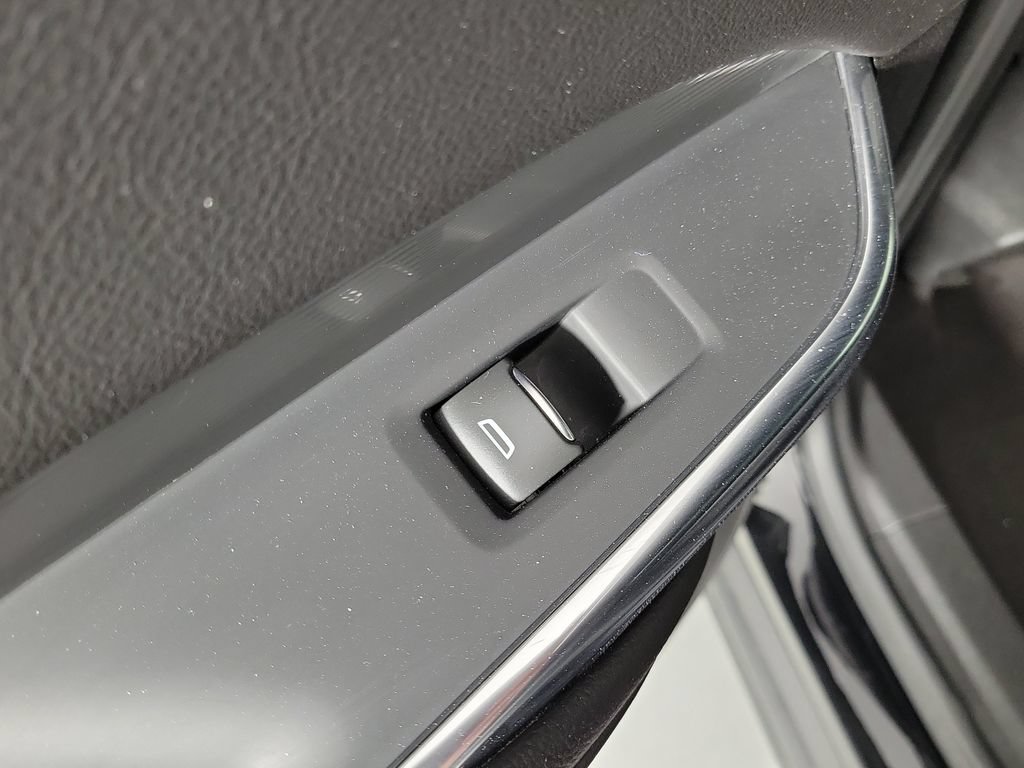Certified 2025 Cadillac XT4 Premium Luxury FWD image 14