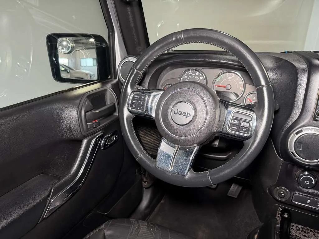 Used 2015 Jeep Wrangler Rubicon w/ Power Convenience Group AWD/4WD image 22