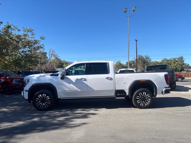 Used 2024 GMC Sierra 3500 Denali Ultimate AWD/4WD image 5